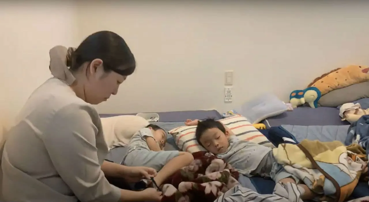 眠り王子を世話する従者達の朝の奮闘